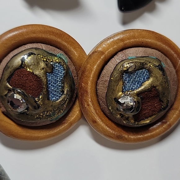 Assorted Purple and Yellow Women's Fashion And Clip-on Earrings Set - Picture 3 of 8